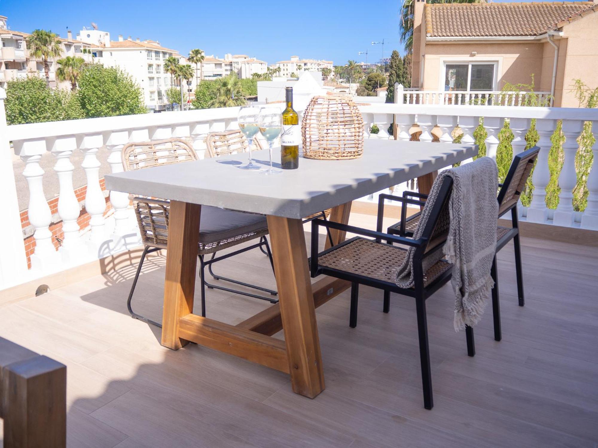 Appartement Casa Naru Albir, Duplex Met Ruim Terras En Buitenkeuken